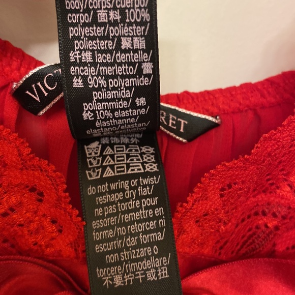 Victoria's Secret - Picture 8 of 9